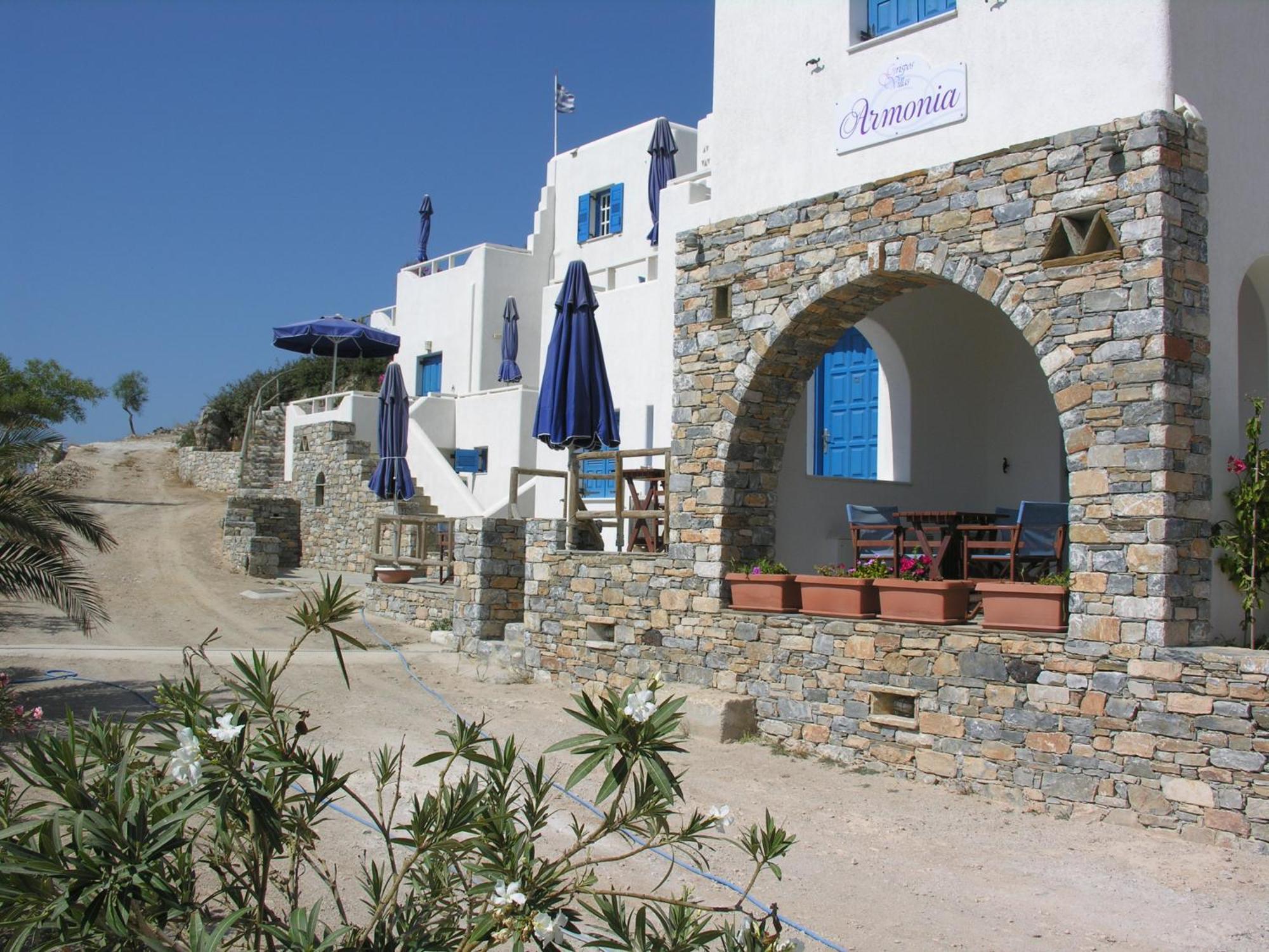 Armonia By Grispos Villas Schoinoussa Exteriör bild